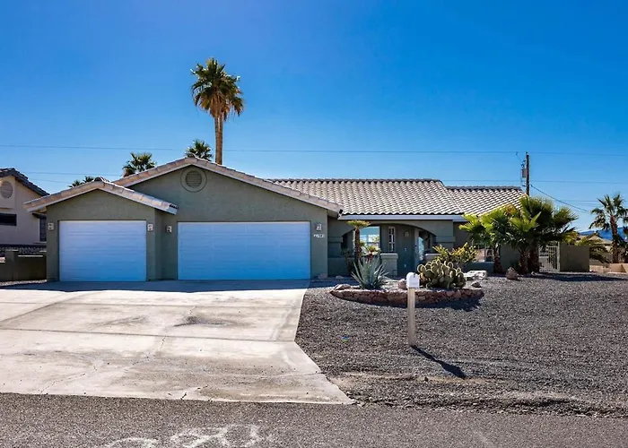 Fabulous Havasu Family Private Pool Hot Tub Holiday home