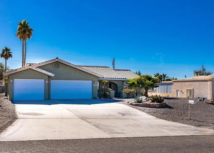 Fabulous Havasu Family Private Pool Hot Tub Holiday home Lake Havasu City