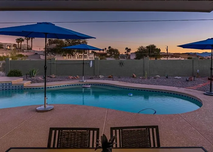 Fabulous Havasu Family Private Pool Hot Tub Holiday home *