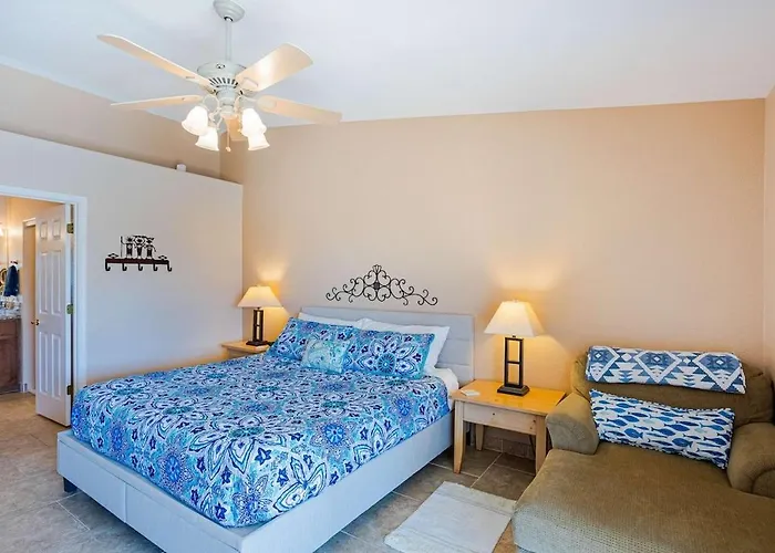 Fabulous Havasu Family Private Pool Hot Tub Holiday home *
